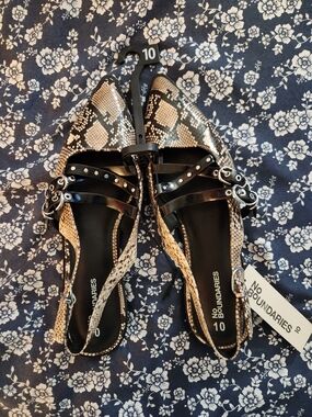 NWT!!No Boundaries Pointed-Toe Snake-Print Slingback Flats